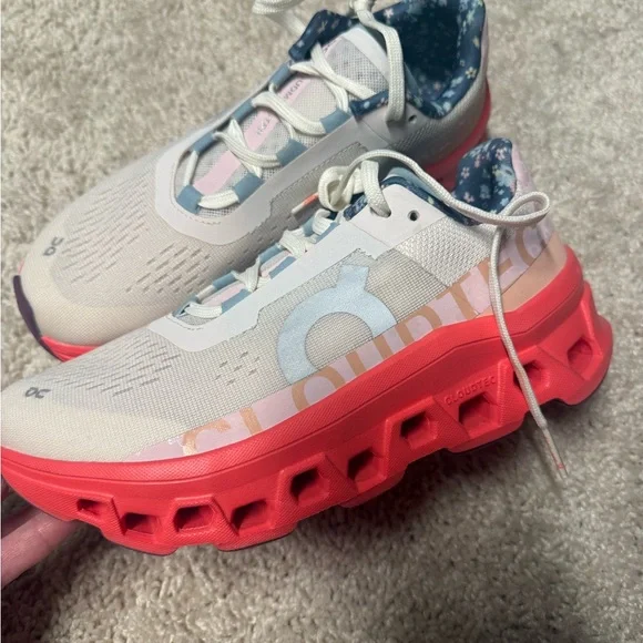 On Running Sneakers with Red Soles and Light Gray Uppers - Picture 1 of 3